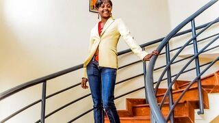 Néger amatőr casting forgatás irodai fotózásra keményen megkamatolyja a gigászi faszú producer