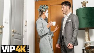 Az szépkorú világos szőke francia anyuci újra csábít tinédzser fickót