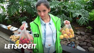 Kolumbiai milf mary gomez arcára spriccel a forró pásztoróra után