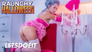 Shrima Malati maszkos idősödő szeretővel ünnepli halloween-t könyörtelen dugással