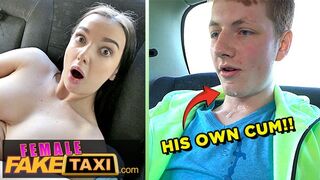 Lady Gang megőrül a nagyméretű faszú tinédzser pov szopásán a taxisban