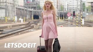Szöszi Bree Haze erőszakos együttlét külföldön Neeo óriás faszával