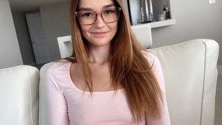 Della Cate fiatal nevelő nővérét beavatja a porno titkaiba