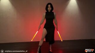 Sith kishölgy magassarkúban titokban megkúrja a jediket naboon